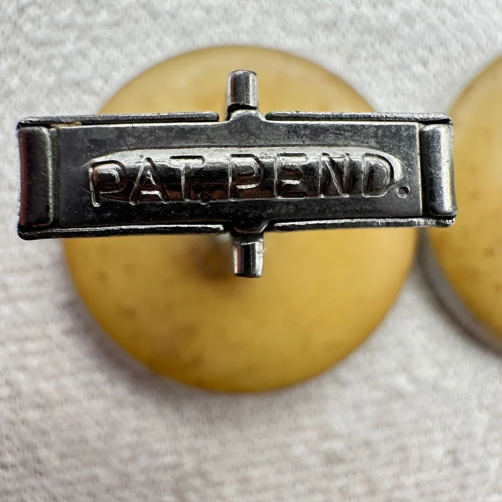 The Unbranded Brand vintage pat